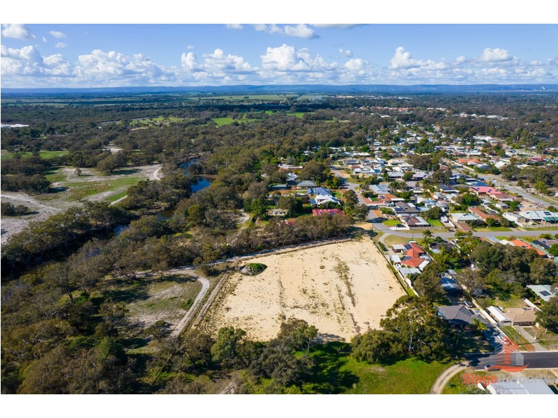 16 Jacaranda Drive, North Yunderup WA 6208