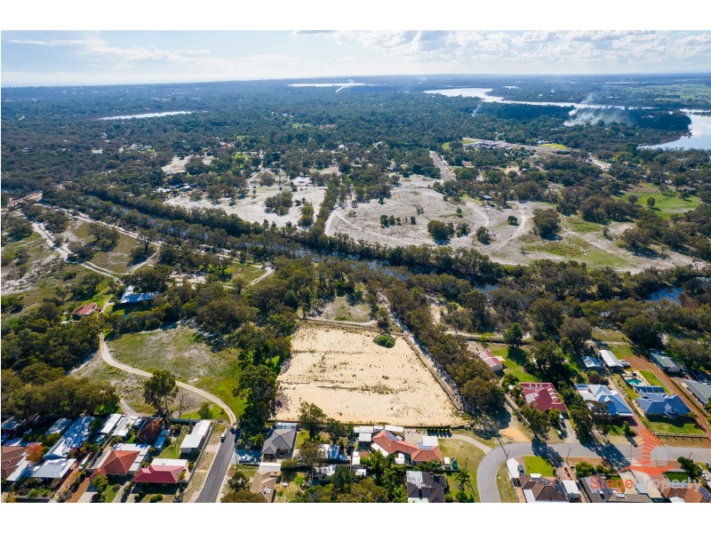 16 Jacaranda Drive, North Yunderup WA 6208