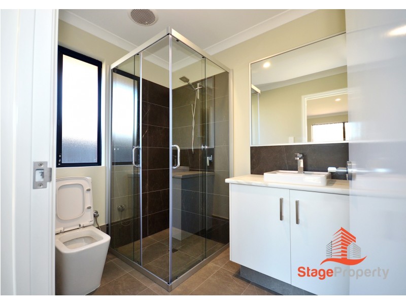 6 Tuff Way, Piara Waters WA 6112