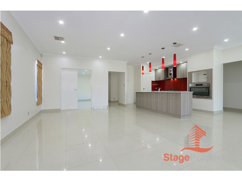 54 Reginald Street, Queens Park WA 6107