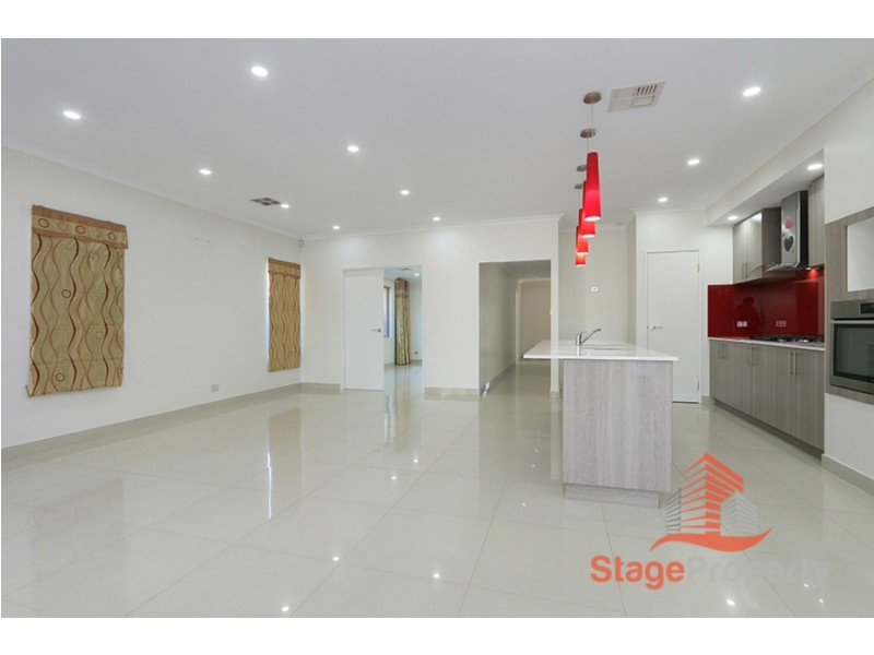 54 Reginald Street, Queens Park WA 6107