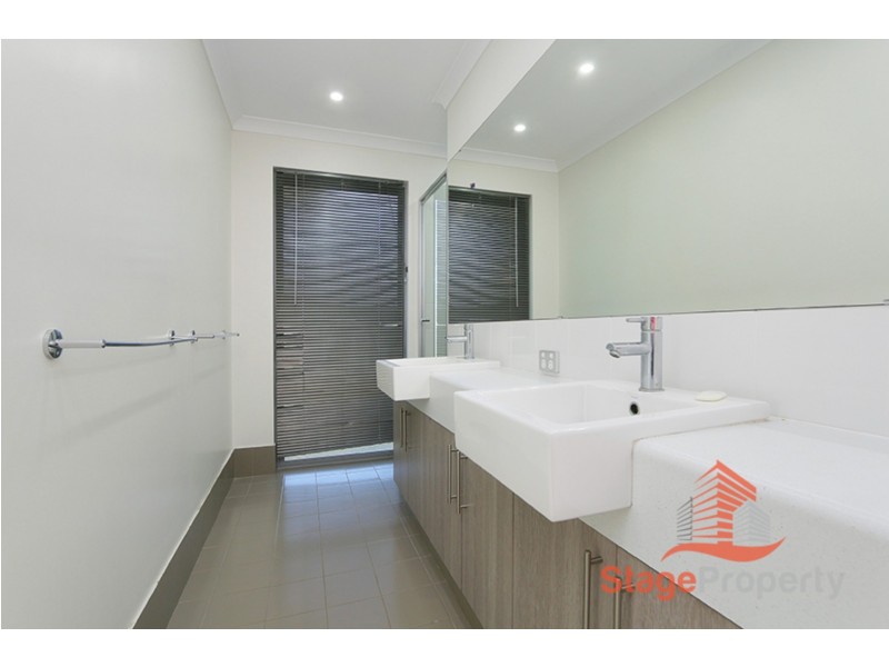 54 Reginald Street, Queens Park WA 6107