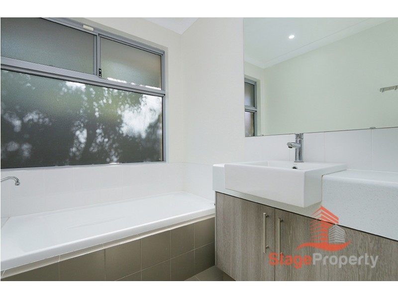 54 Reginald Street, Queens Park WA 6107