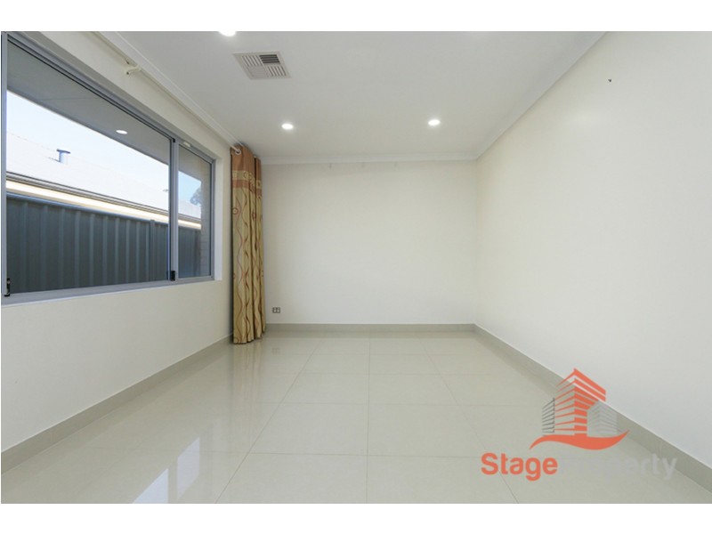 54 Reginald Street, Queens Park WA 6107