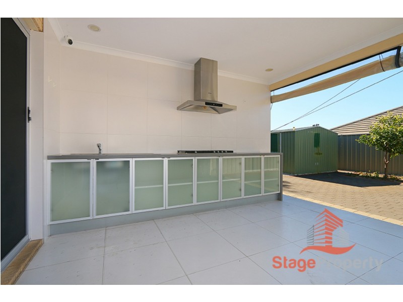 54 Reginald Street, Queens Park WA 6107