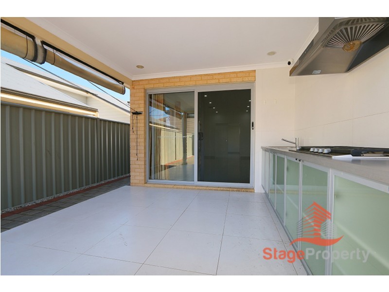 54 Reginald Street, Queens Park WA 6107