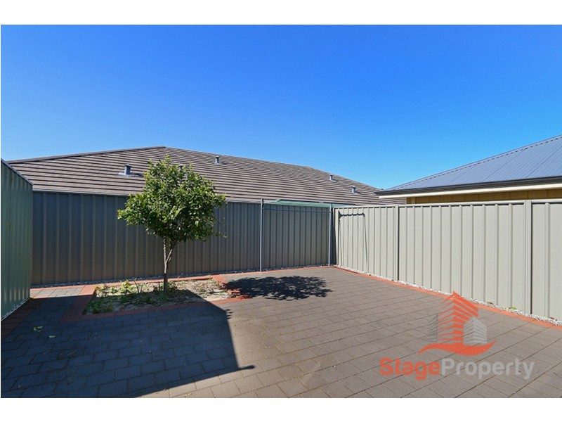 54 Reginald Street, Queens Park WA 6107