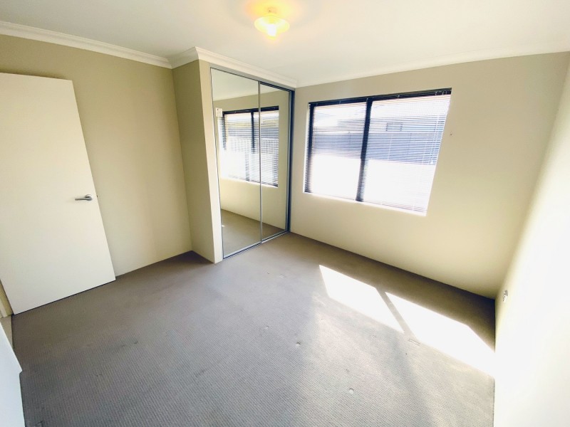 6 Athens Road, Wellard WA 6170