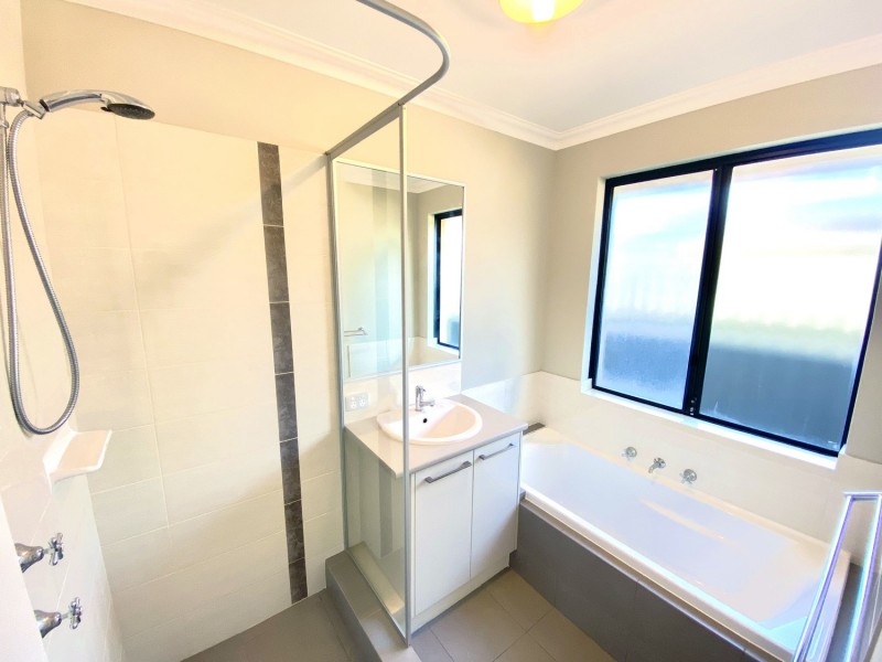 6 Athens Road, Wellard WA 6170