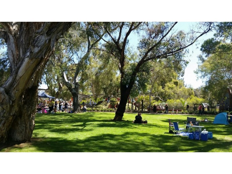 876 North Lake Road, Cockburn Central WA 6164