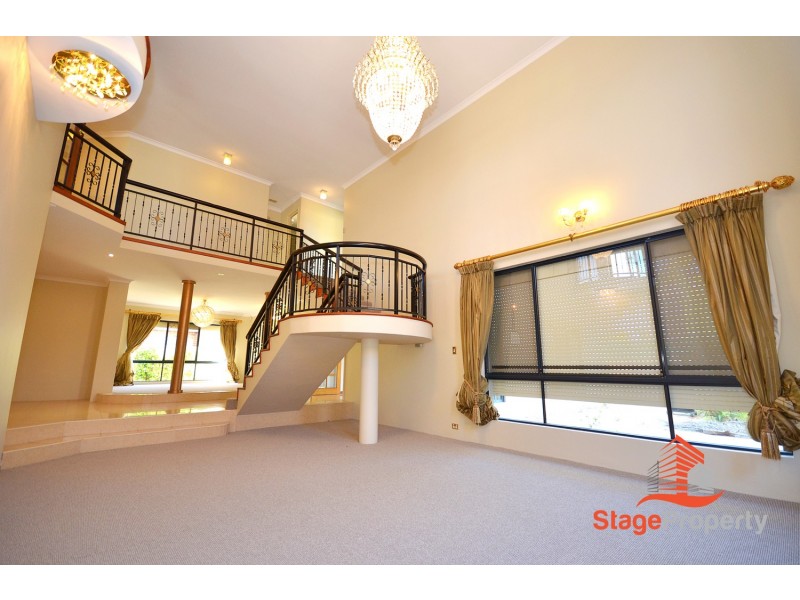 12 Bronzewing Loop, Wembley WA 6014