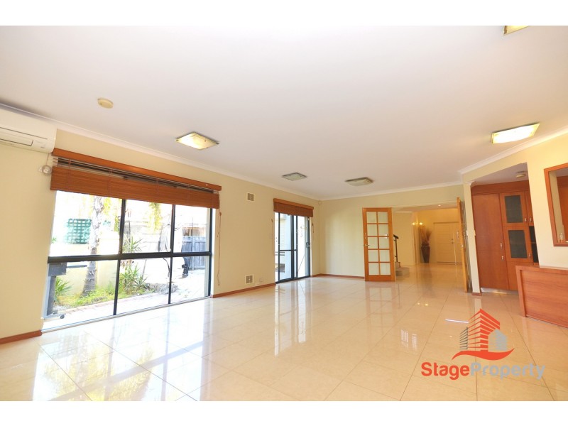 12 Bronzewing Loop, Wembley WA 6014