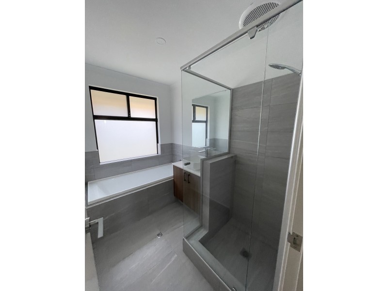 38 Hickman Drive, Piara Waters WA 6112