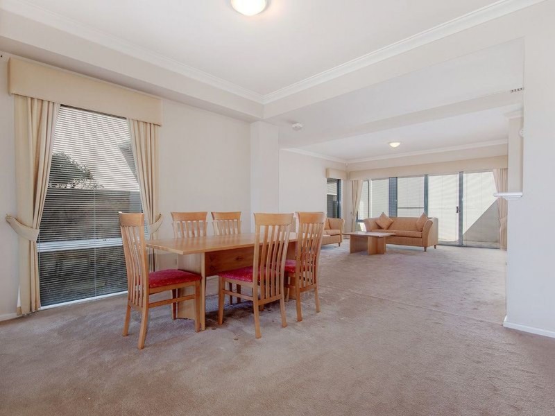 8 Wave Cove, Port Kennedy WA 6172