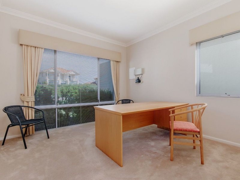 8 Wave Cove, Port Kennedy WA 6172