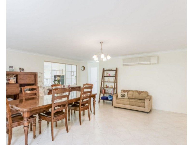 11 Atkinson Gardens, Leeming WA 6149
