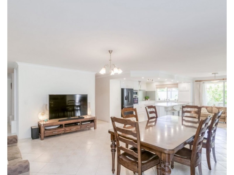 11 Atkinson Gardens, Leeming WA 6149