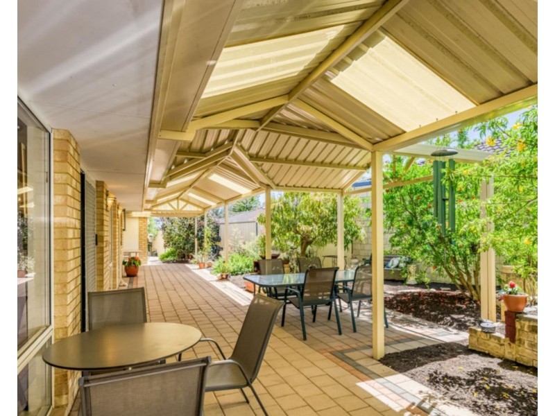 11 Atkinson Gardens, Leeming WA 6149