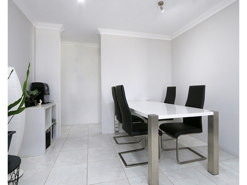 16/208 Burslem Drive, Maddington WA 6109