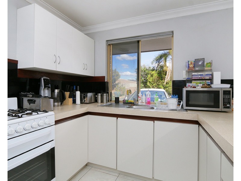 16/208 Burslem Drive, Maddington WA 6109