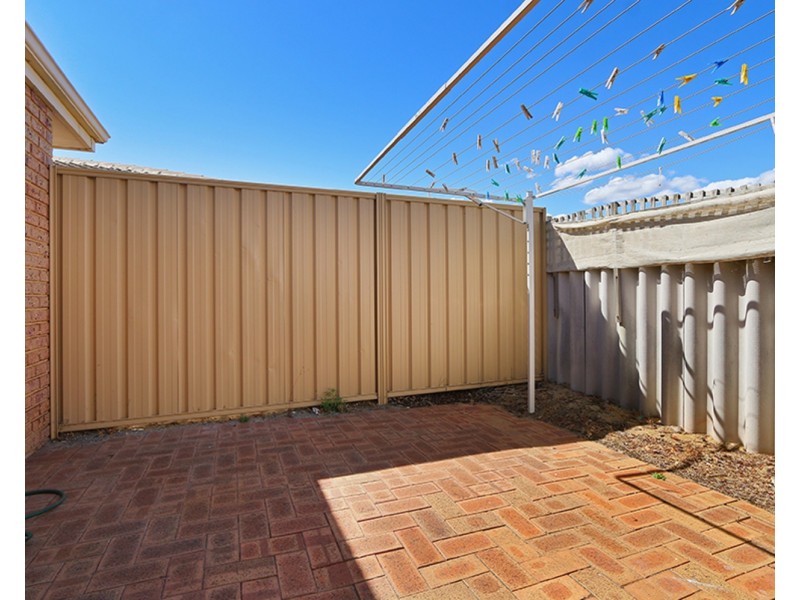 16/208 Burslem Drive, Maddington WA 6109