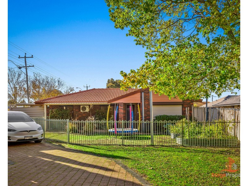 1/2 Colkirk Way, Willetton WA 6155