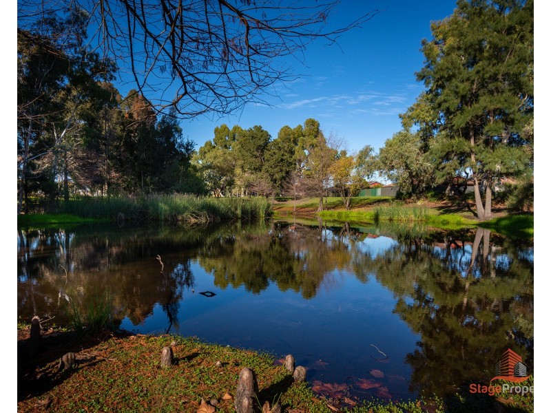 1/2 Colkirk Way, Willetton WA 6155