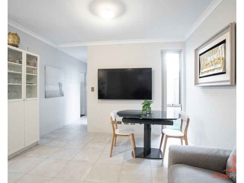 6 Silvergum Way, Piara Waters WA 6112
