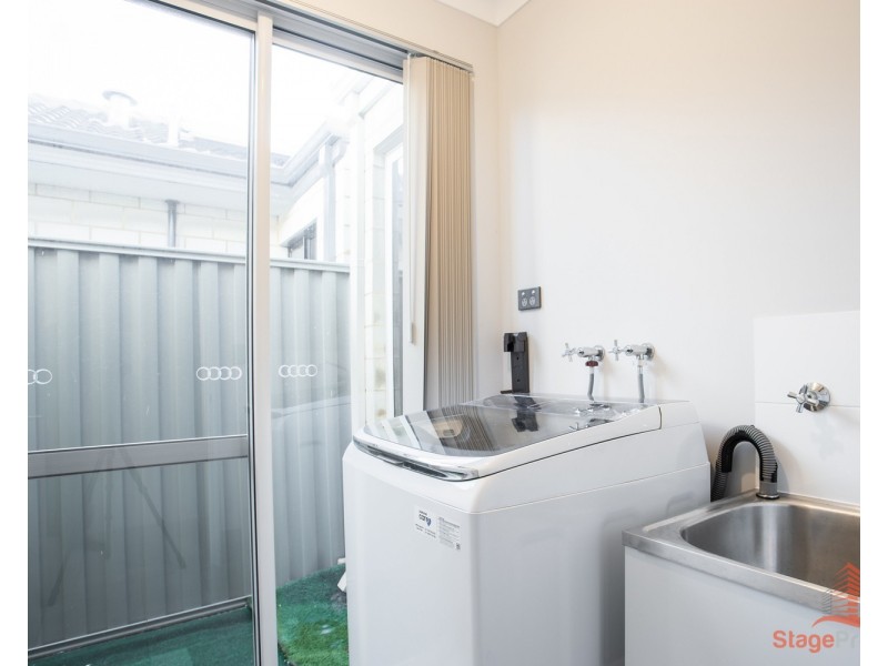 6 Silvergum Way, Piara Waters WA 6112