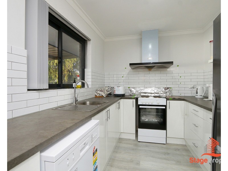 16 Oriole Way, Thornlie WA 6108