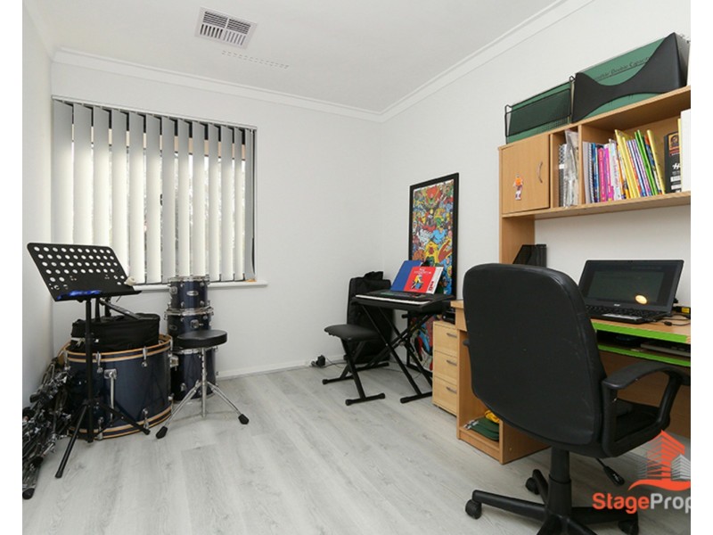 16 Oriole Way, Thornlie WA 6108