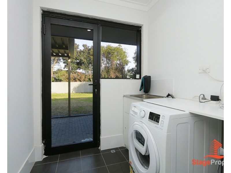 16 Oriole Way, Thornlie WA 6108