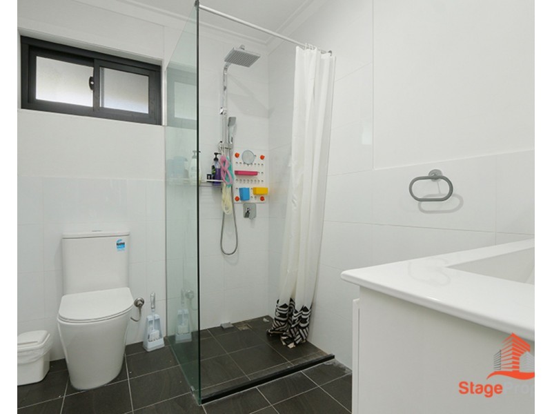 16 Oriole Way, Thornlie WA 6108