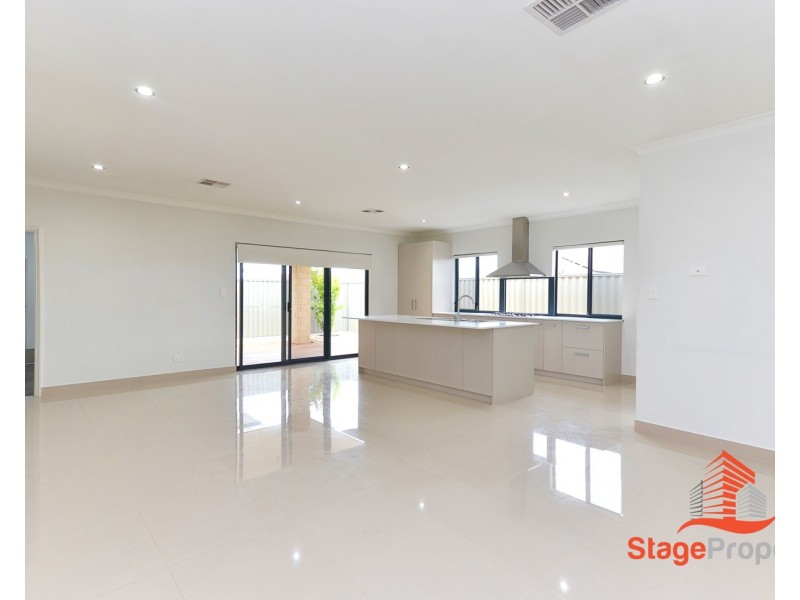 8 Astartea Parkway, Piara Waters WA 6112