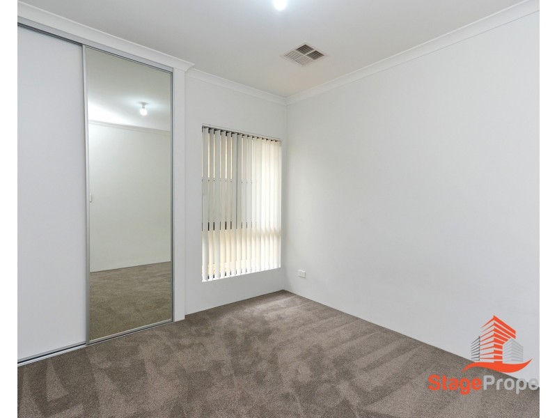 8 Astartea Parkway, Piara Waters WA 6112