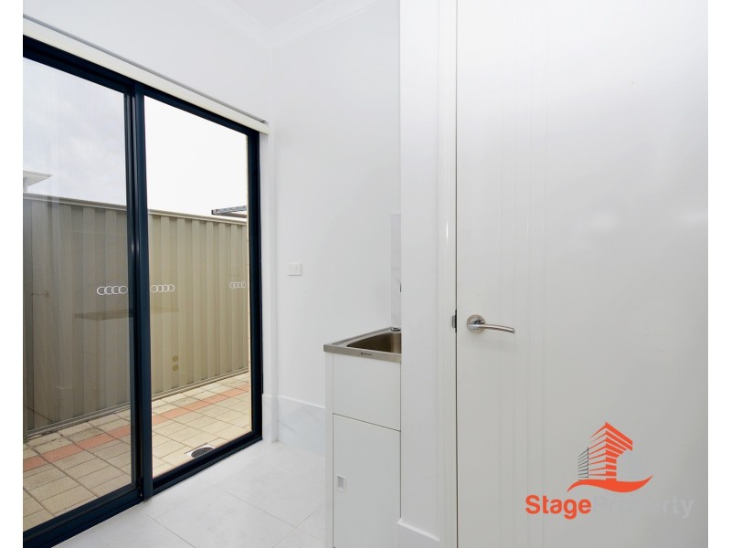 8 Astartea Parkway, Piara Waters WA 6112