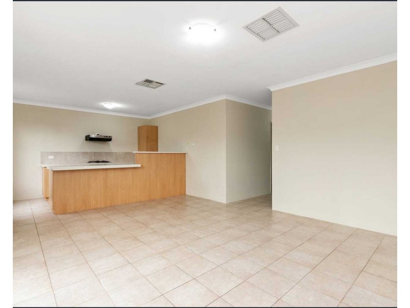 11C Harriet Place, Cloverdale WA 6105