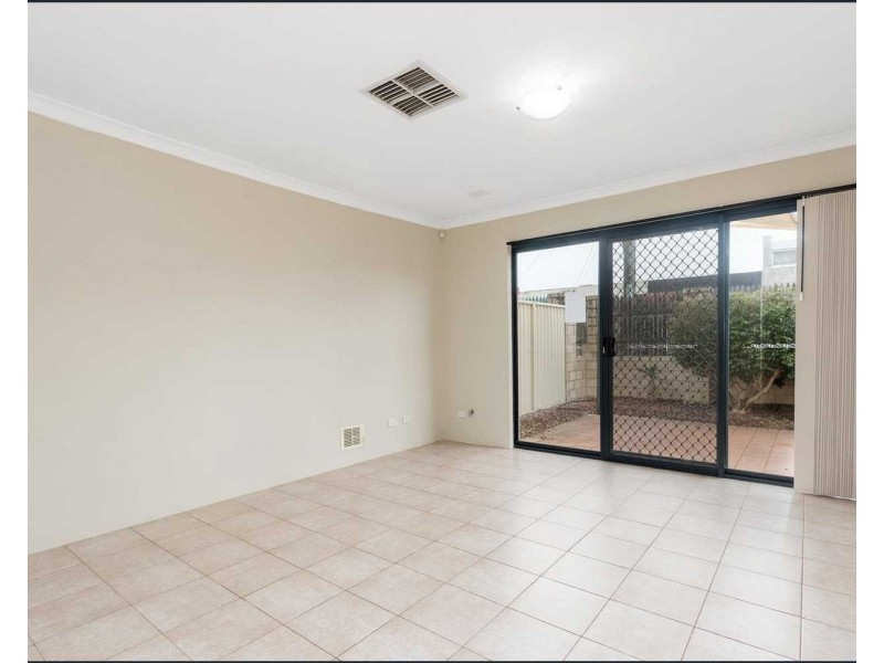 11C Harriet Place, Cloverdale WA 6105