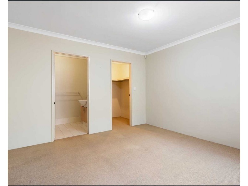 11C Harriet Place, Cloverdale WA 6105