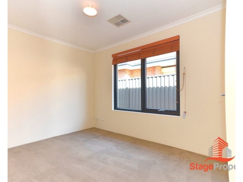 8 Gleeson Entrance, Aveley WA 6069