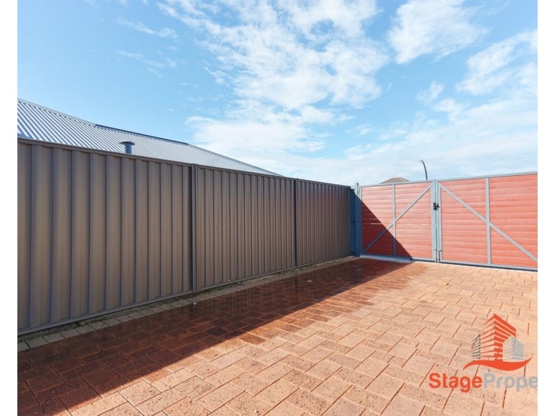 8 Gleeson Entrance, Aveley WA 6069
