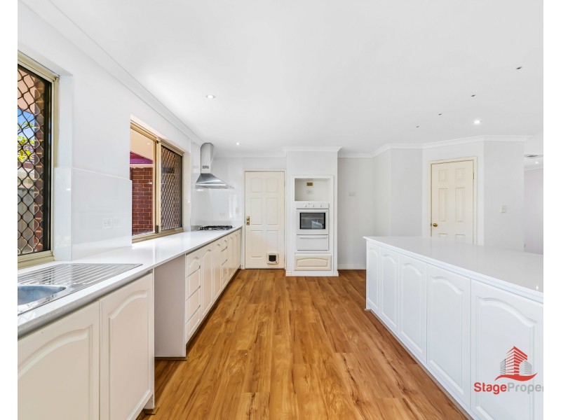 18 Lakehurst Way, Atwell WA 6164