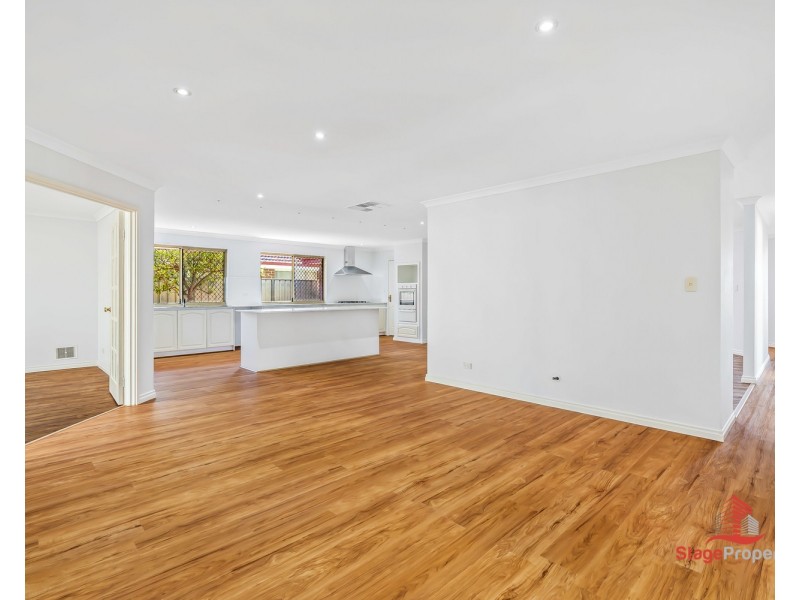 18 Lakehurst Way, Atwell WA 6164