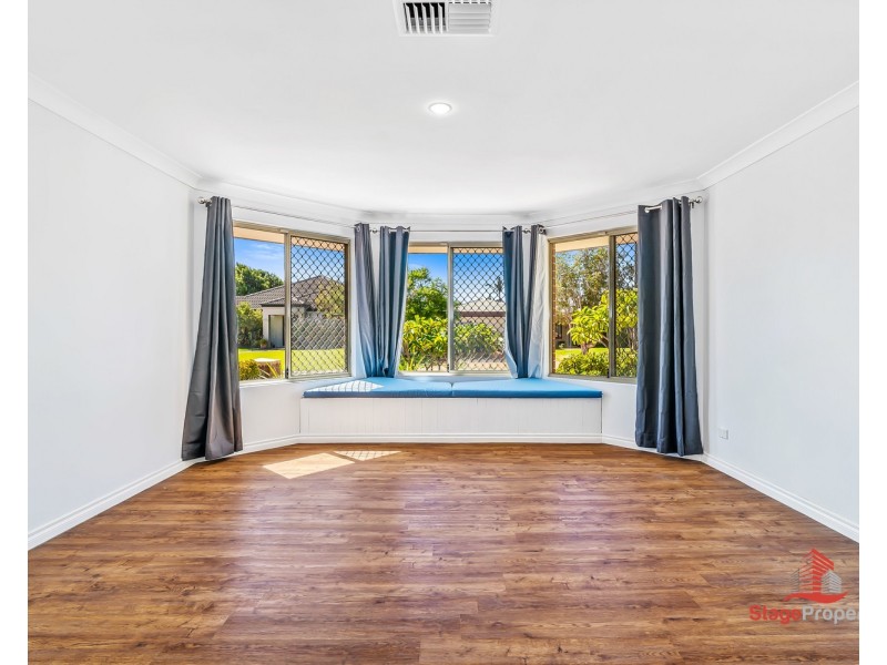 18 Lakehurst Way, Atwell WA 6164