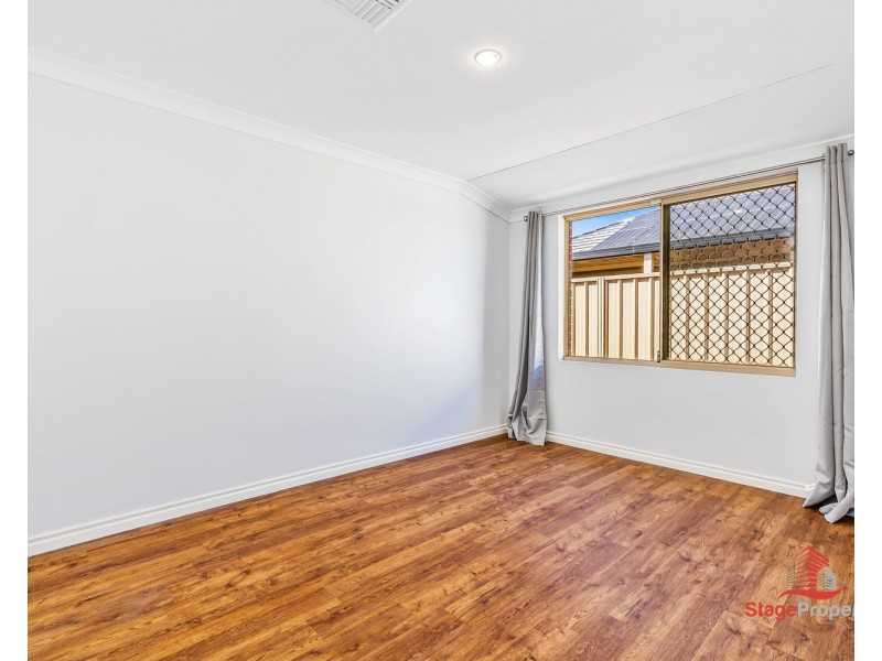 18 Lakehurst Way, Atwell WA 6164