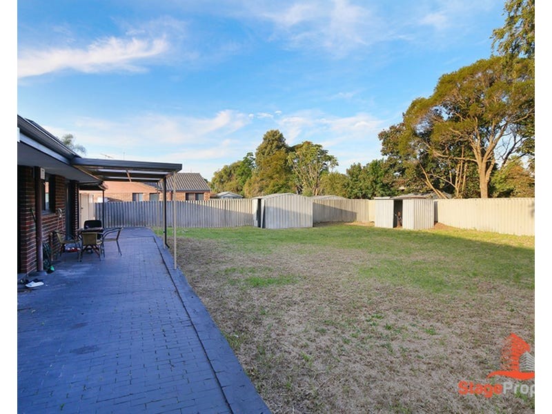 16 Oriole Way, Thornlie WA 6108