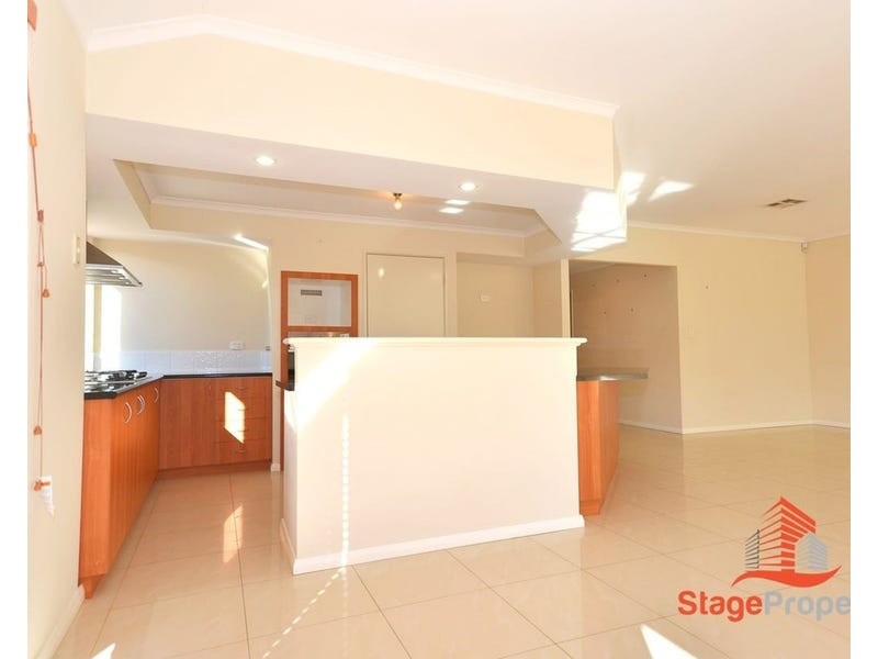 8 Gleeson Entrance, Aveley WA 6069