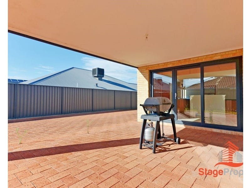 8 Gleeson Entrance, Aveley WA 6069