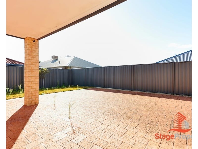 8 Gleeson Entrance, Aveley WA 6069