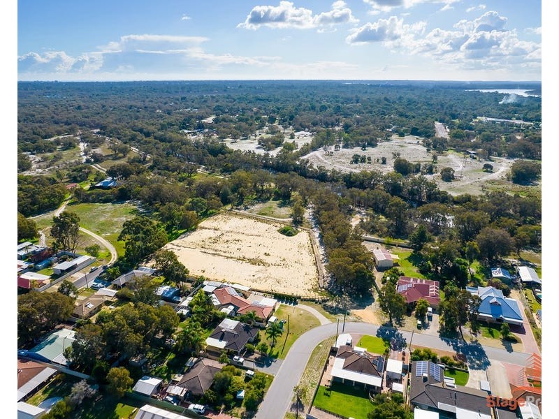 16 Jacaranda Drive, North Yunderup WA 6208